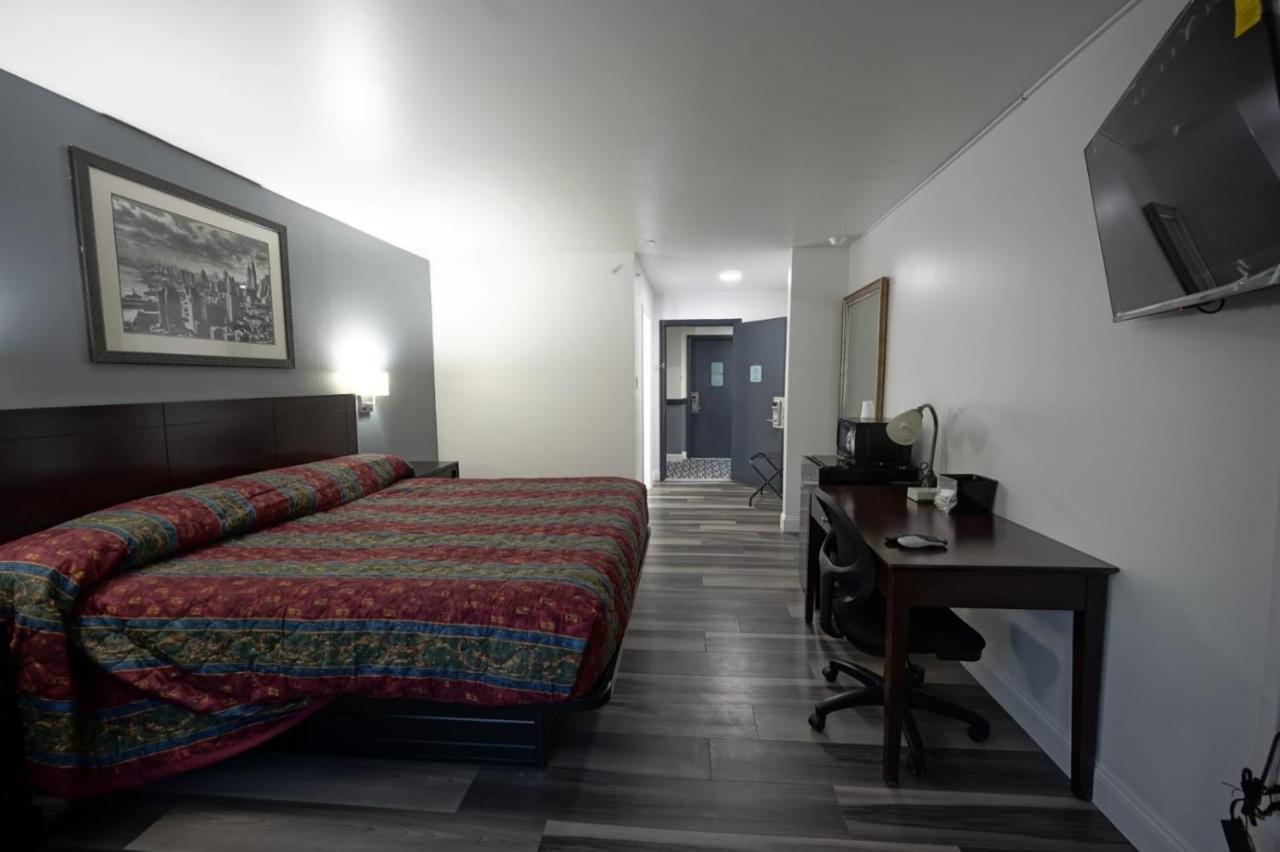 Greenwoods Inn & Suites Berlin Εξωτερικό φωτογραφία