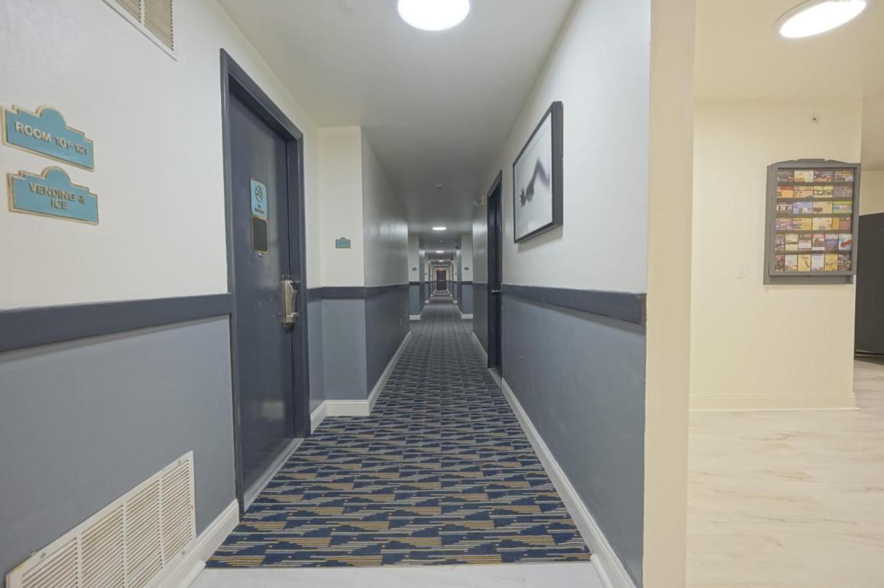 Greenwoods Inn & Suites Berlin Εξωτερικό φωτογραφία